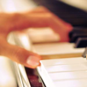 我可以设在姐姐脚下吗
